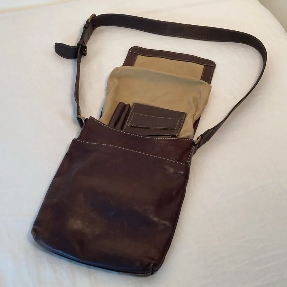 Cole Haan brown leather messenger bag crossbody unisex